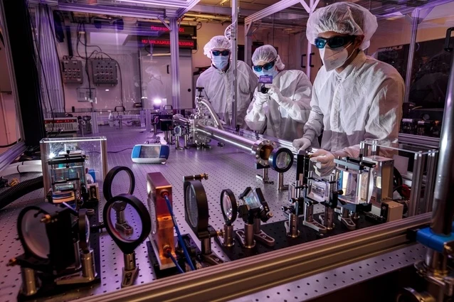 LLNL выбран для руководства исследованиями в области экстремальной ультрафиолетовой литографии нового поколения LLNL выбран для руководства исследованиями в области экстремальной ультрафиолетовой литографии нового поколения