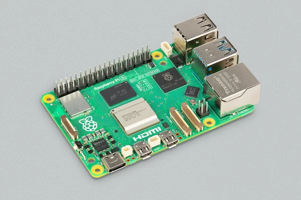 Четыре года ожидания того стоили. Представлен Raspberry Pi 5, он впервые получил южный мост Четыре года ожидания того стоили. Представлен Raspberry Pi 5, он впервые получил южный мост