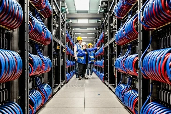 Суперкомпьютер Aurora на компонентах Intel стал самым производительным в мире в задачах ИИ Суперкомпьютер Aurora на компонентах Intel стал самым производительным в мире в задачах ИИ